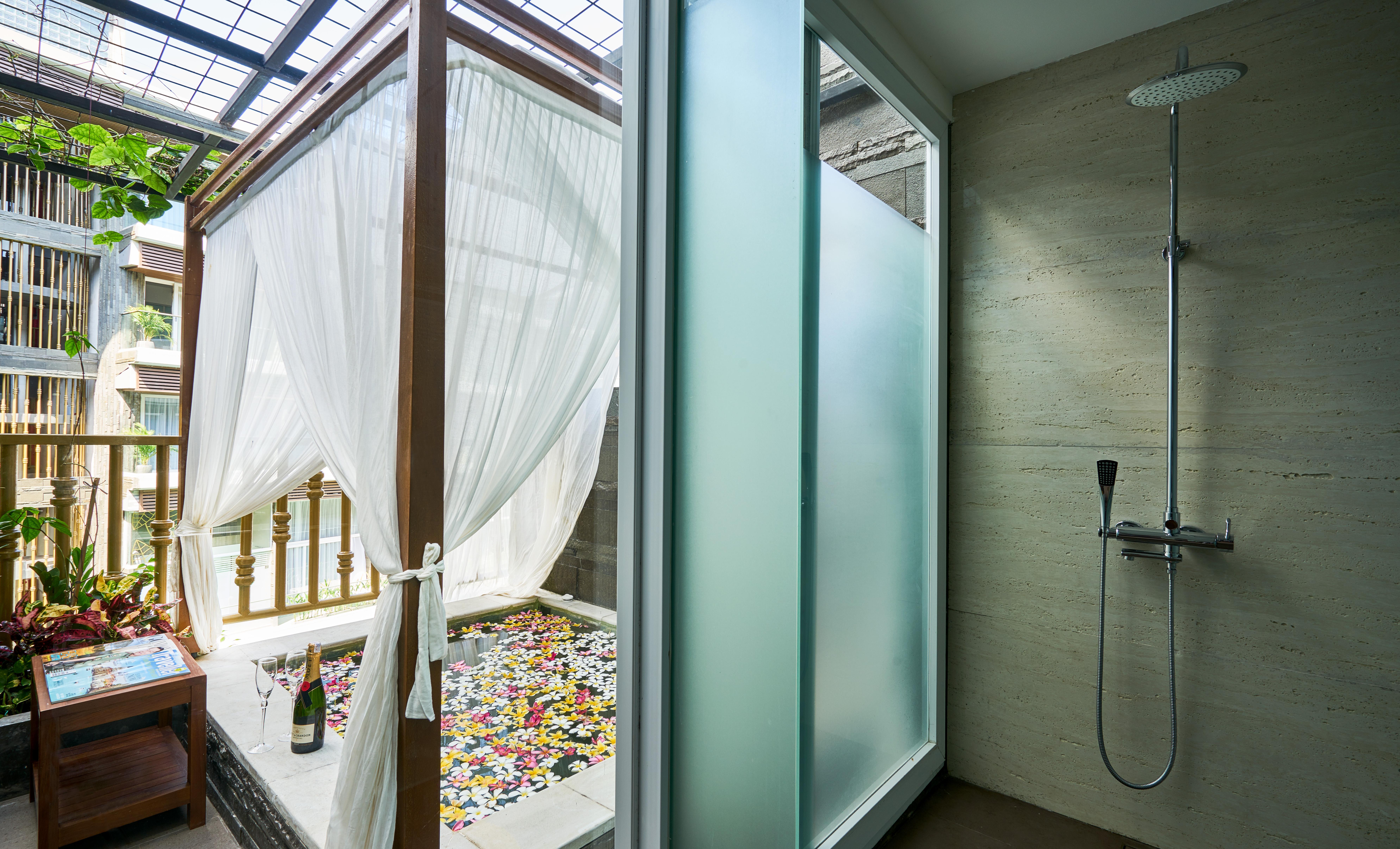 The Crystal Luxury Bay Resort Nusa Dua Nusa Dua  Exterior photo