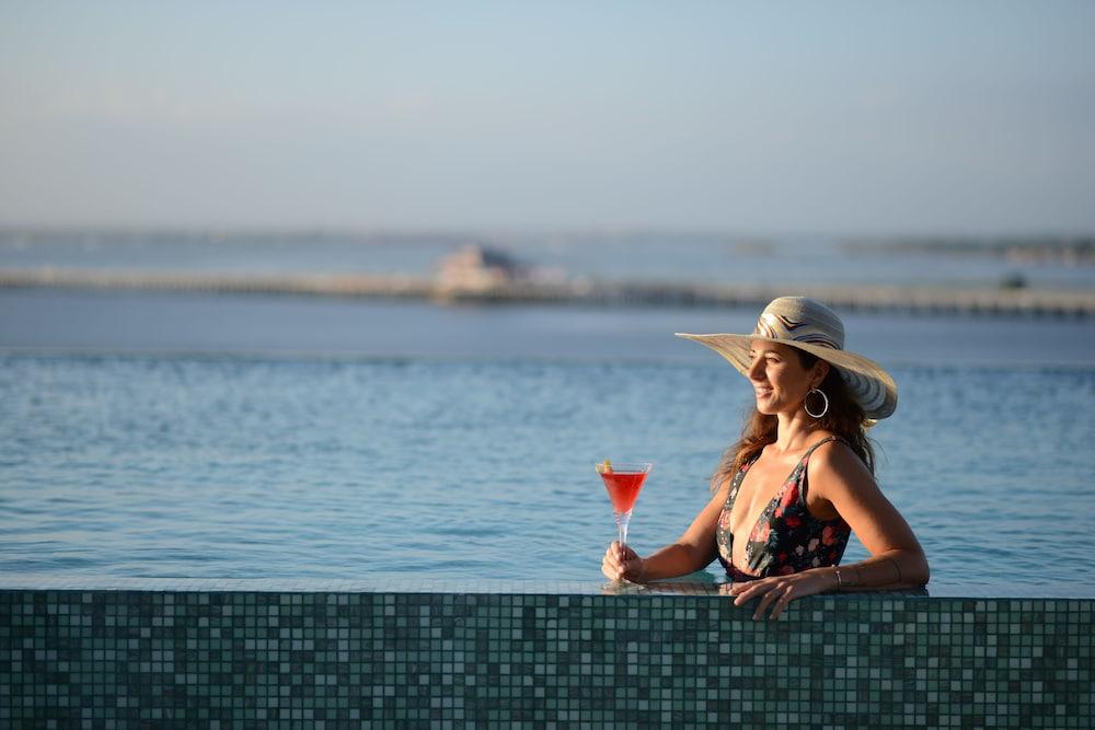 The Crystal Luxury Bay Resort Nusa Dua Nusa Dua  Exterior photo