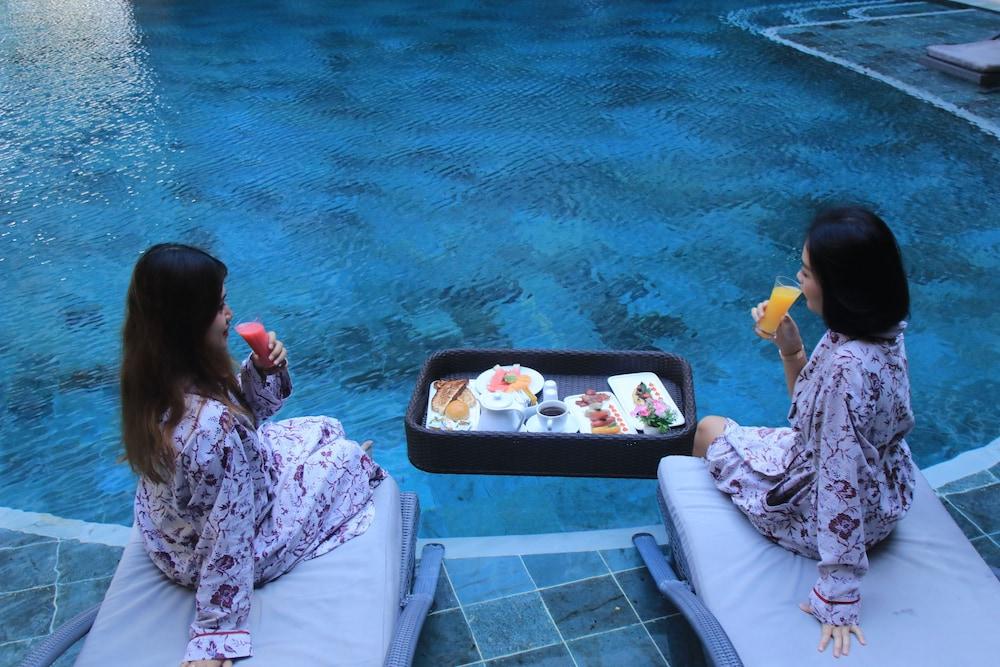 The Crystal Luxury Bay Resort Nusa Dua Nusa Dua  Exterior photo