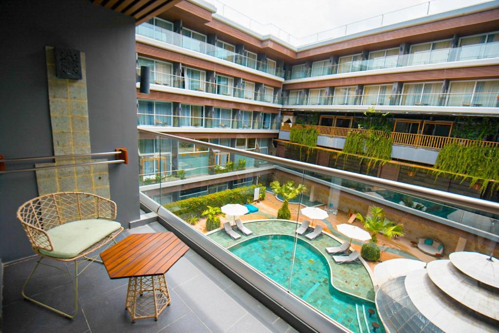 The Crystal Luxury Bay Resort Nusa Dua Nusa Dua  Exterior photo